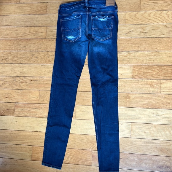 American Eagle distressed jeans - Picture 4 of 5